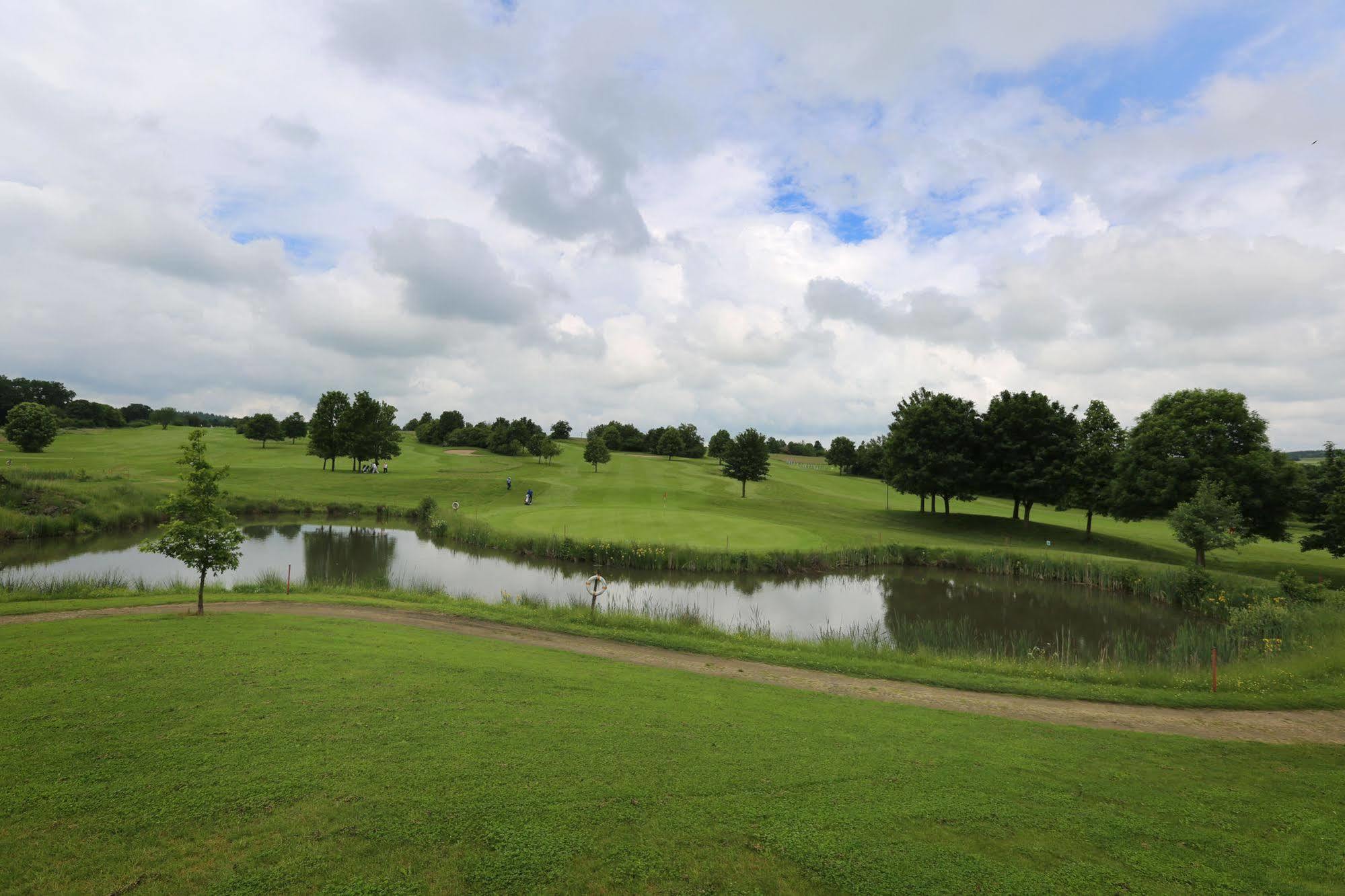 Apartments Golfpark Schlossgut Sickendorf Лаутербах Екстер'єр фото
