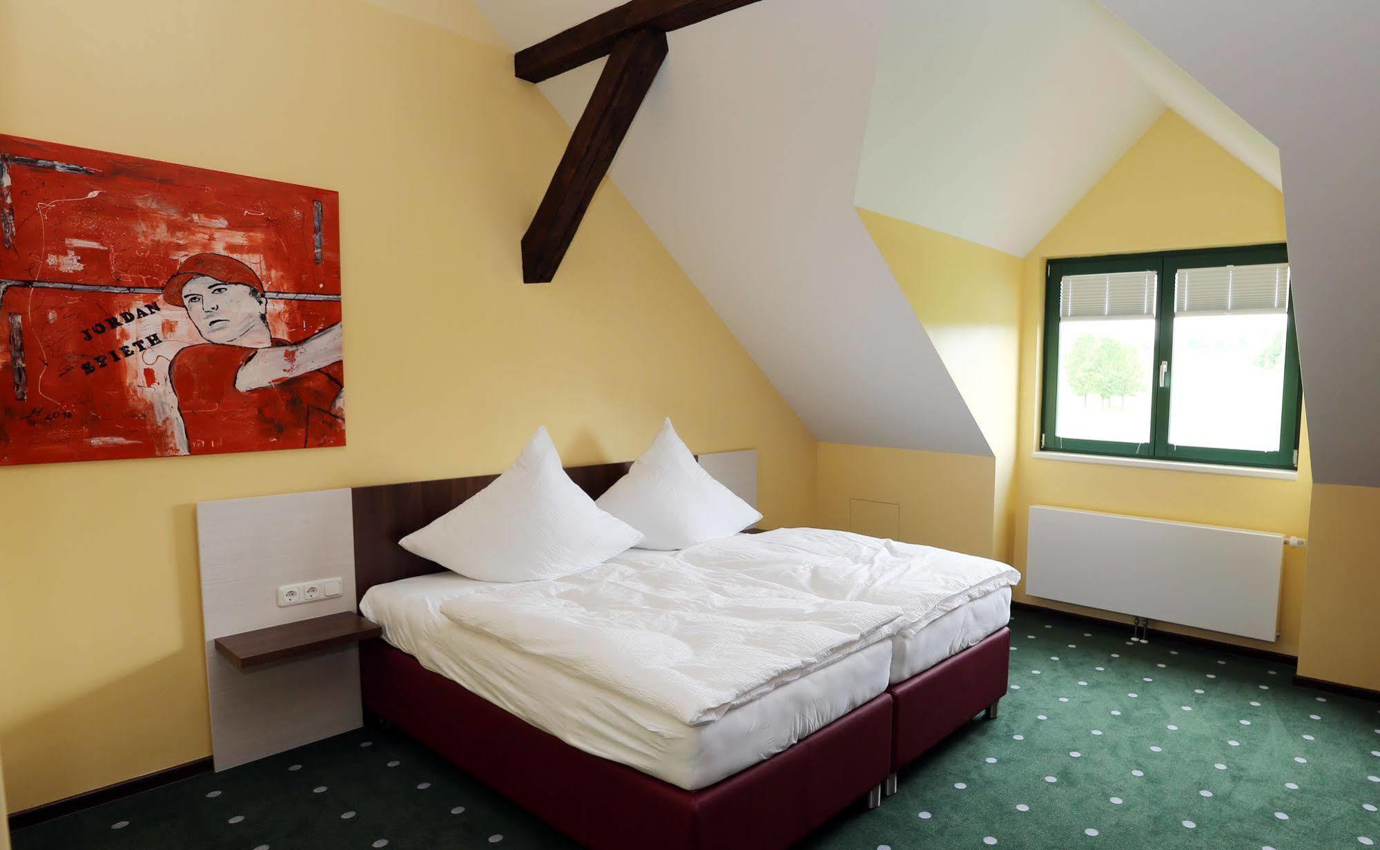 Apartments Golfpark Schlossgut Sickendorf Лаутербах Екстер'єр фото